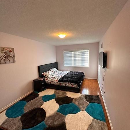 Cmoney Beautiful Home 2 Brampton Extérieur photo