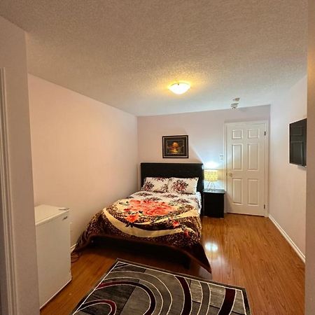 Cmoney Beautiful Home 2 Brampton Extérieur photo