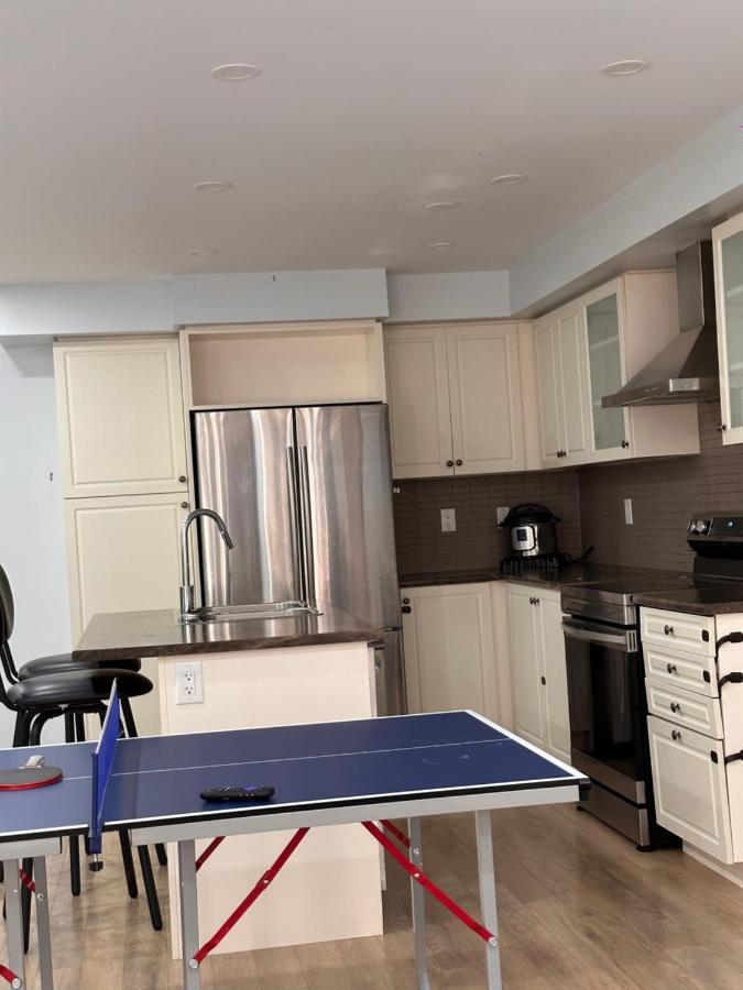 Cmoney Beautiful Home 2 Brampton Extérieur photo