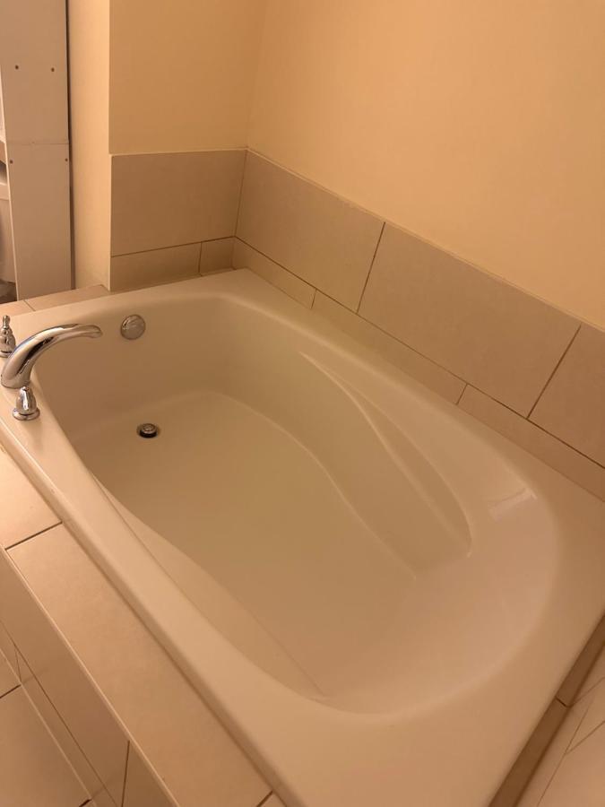 Cmoney Beautiful Home 2 Brampton Extérieur photo