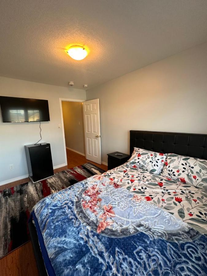 Cmoney Beautiful Home 2 Brampton Extérieur photo
