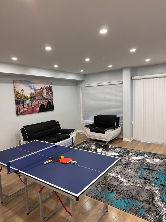 Cmoney Beautiful Home 2 Brampton Extérieur photo