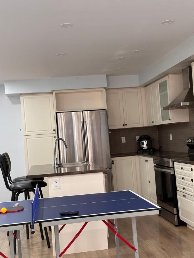 Cmoney Beautiful Home 2 Brampton Extérieur photo