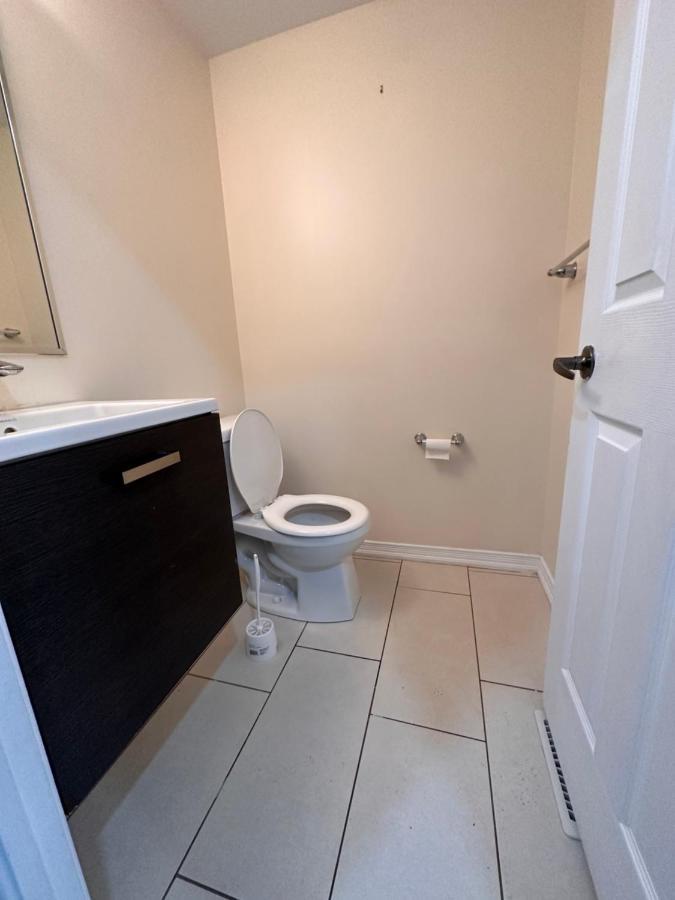 Cmoney Beautiful Home 2 Brampton Extérieur photo
