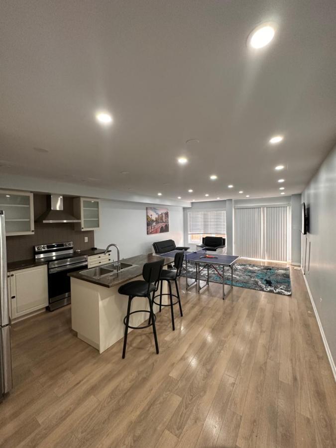 Cmoney Beautiful Home 2 Brampton Extérieur photo