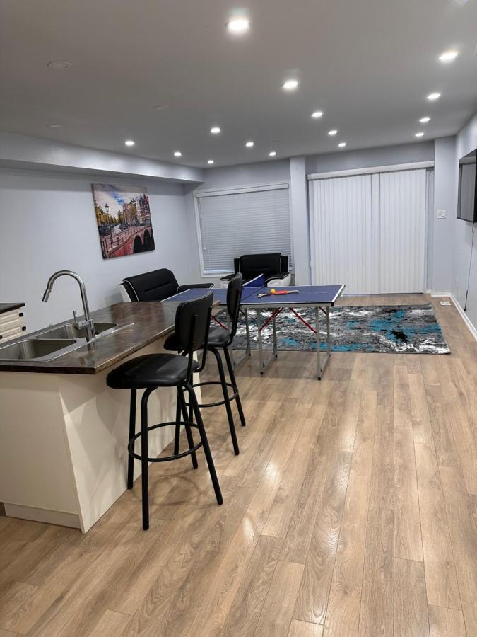 Cmoney Beautiful Home 2 Brampton Extérieur photo