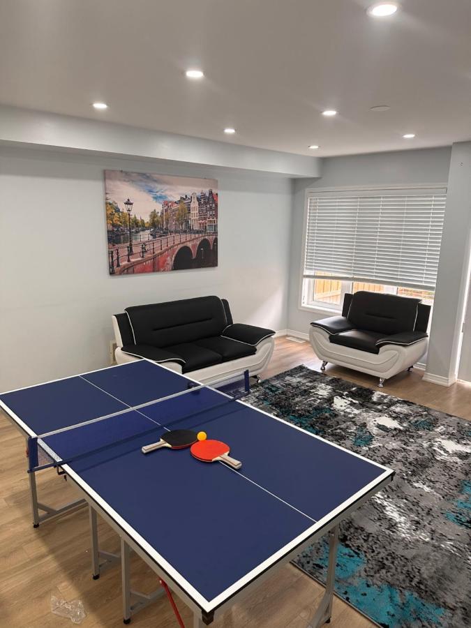 Cmoney Beautiful Home 2 Brampton Extérieur photo